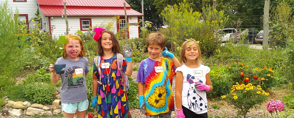 October 2022- Steps to Starting Farm to School, Statewide Highlights, and National Farm to School Month!